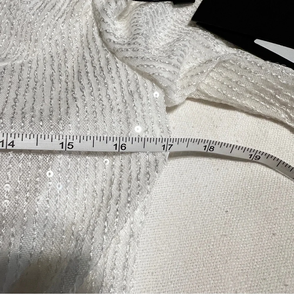 Mac Duggal Ieena White Sequined Faux Wrap Long Sleeve Gown Size 4 - Picture 14 of 16